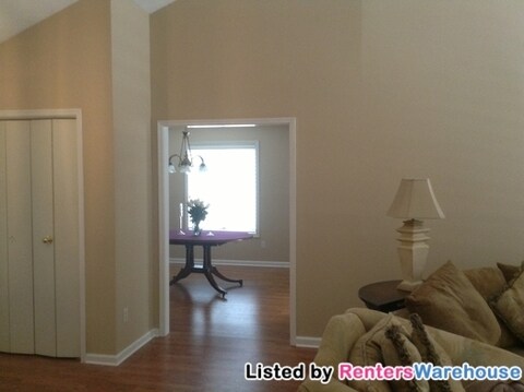 Building Photo - 5325 Fox Hill Dr