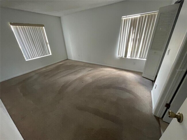 Foto del edificio - 1618 S Pine Ridge Cir