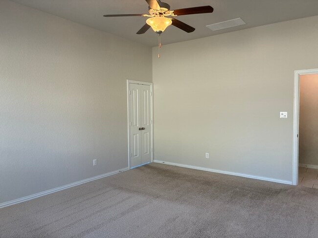 Foto del edificio - 4 Bed 3 Bath Home Location in The City of San Antonio