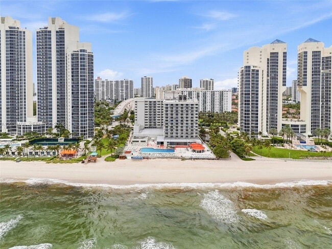Foto del edificio - 19201 Collins Ave