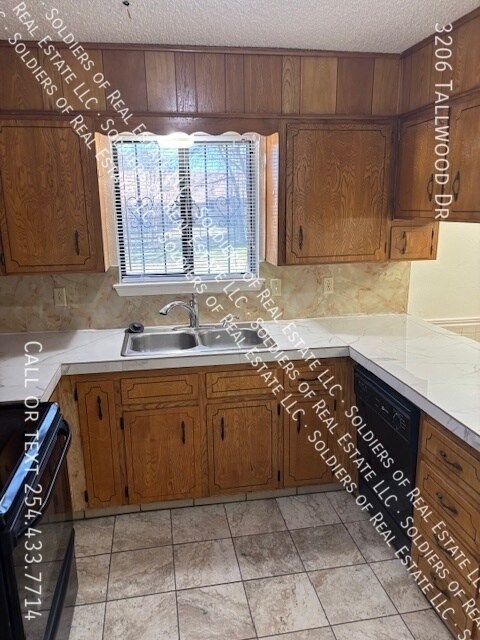Foto del edificio - 3206 Tallwood Dr