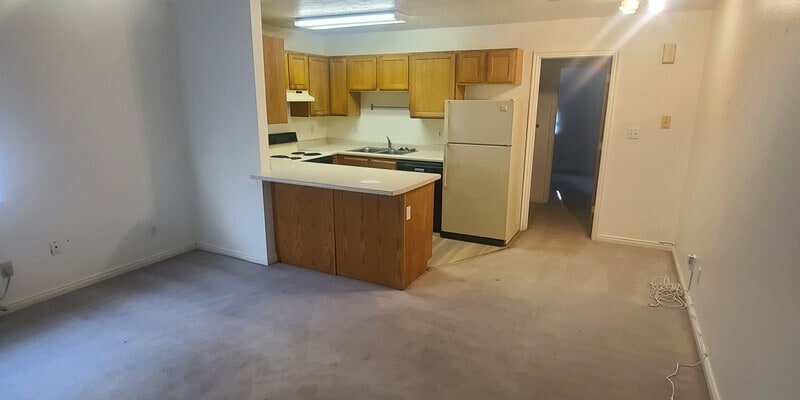 Primary Photo - Twin Pines Apartments
