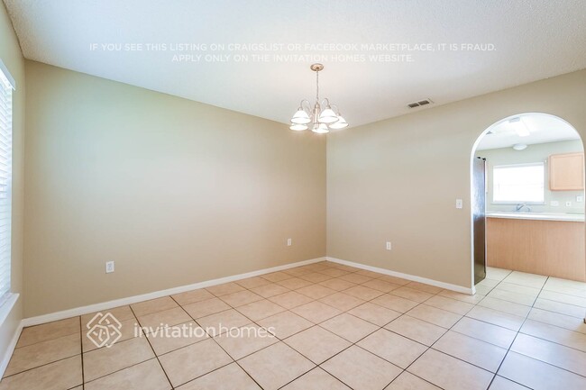 Foto del edificio - 580 Birch Ct