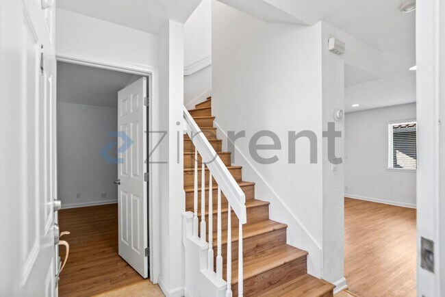 Foto del edificio - 1451 Main St