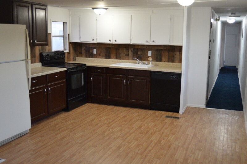 Foto principal - 1664 N Cedar St