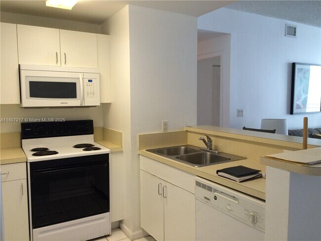 Foto del edificio - 185 SE 14th Terrace