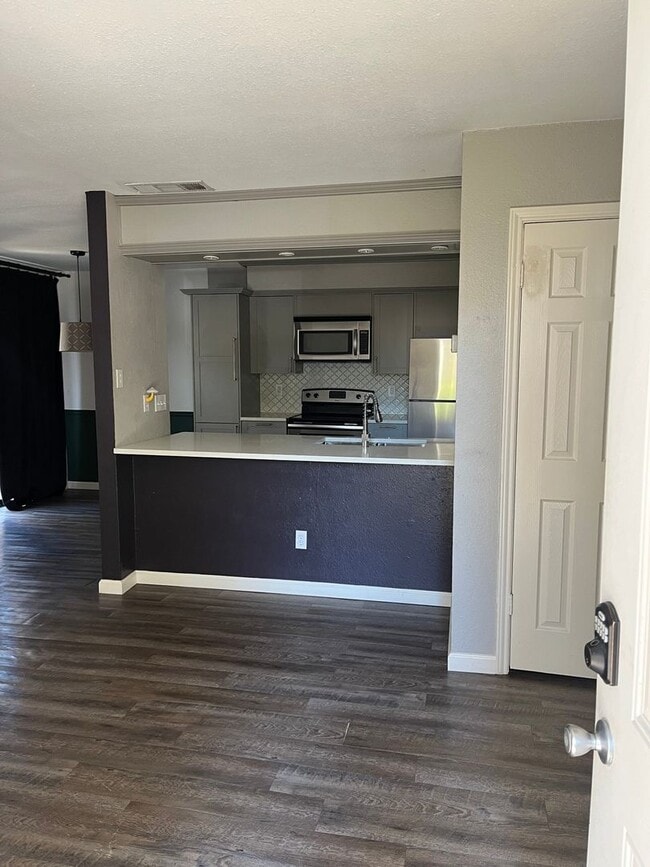 Foto del edificio - 2 Bedroom Townhome in Austin