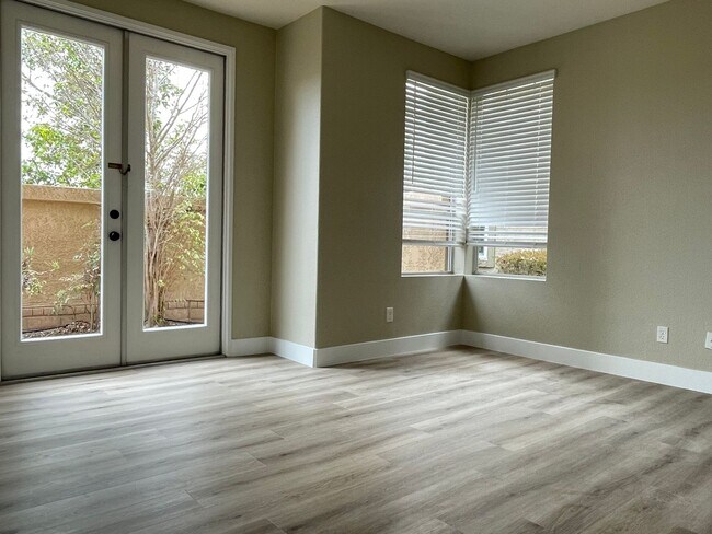 Foto del edificio - Del Mar Single Family Home- Just in Time for Summer!