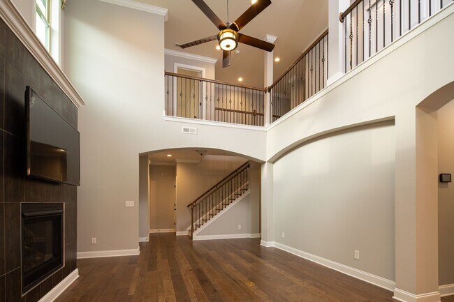 Building Photo - Large energy-efficient, 4 bedroom townhome...