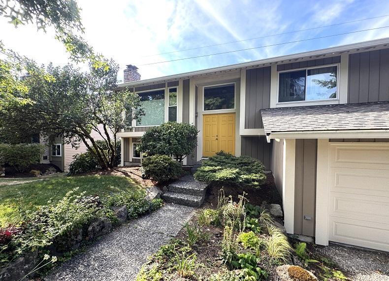 Foto principal - 3 bedroom in Bellevue WA 98006