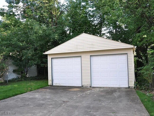 Building Photo - 4302 Silsby Rd