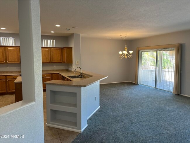 Building Photo - 18405 N Avalon Ln