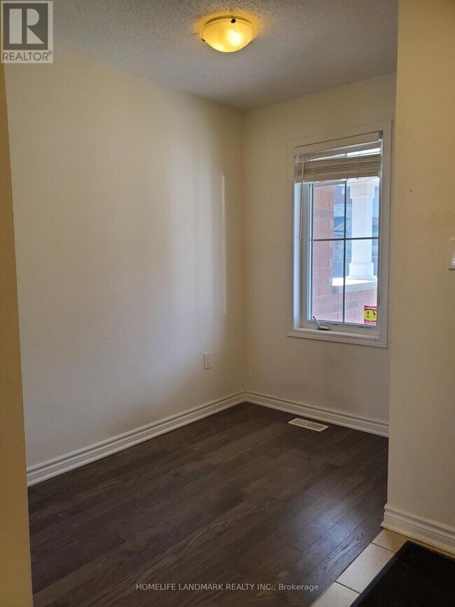Building Photo - 63 Hatt Ct