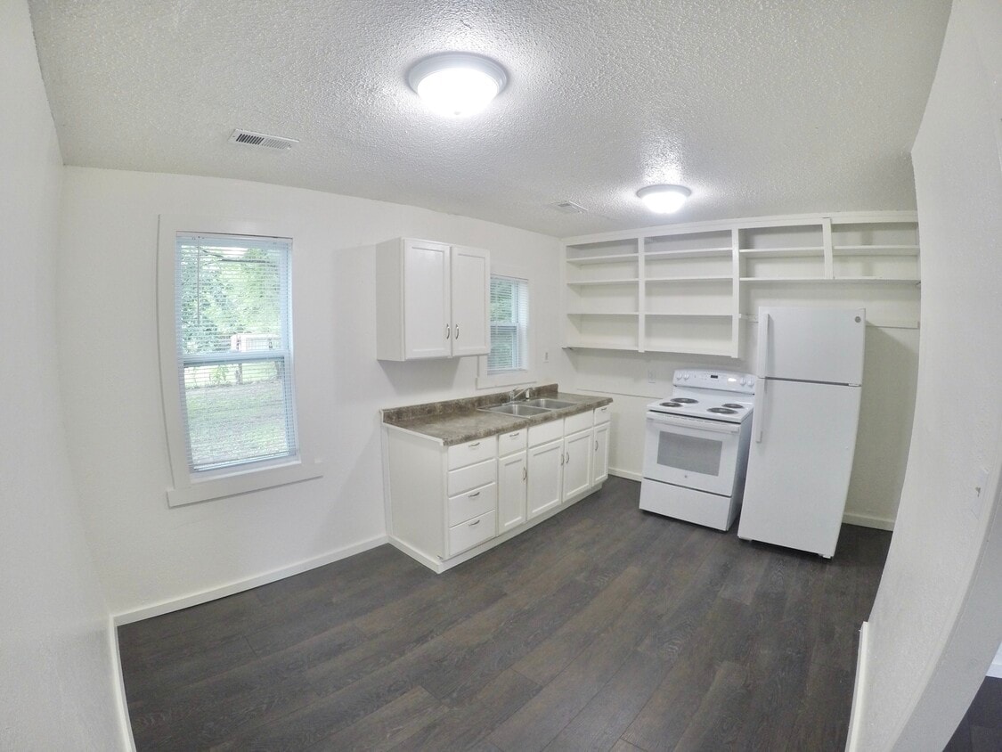 1610 E 15th St N, Wichita, KS 67214 House for Rent in Wichita, KS