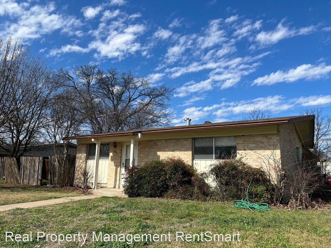Primary Photo - 2 br, 1 bath House - 102 E. Croslin Street