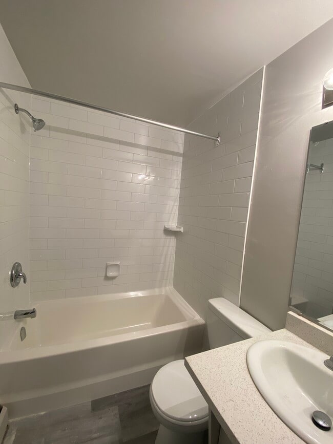 Building Photo - Princeton Manor