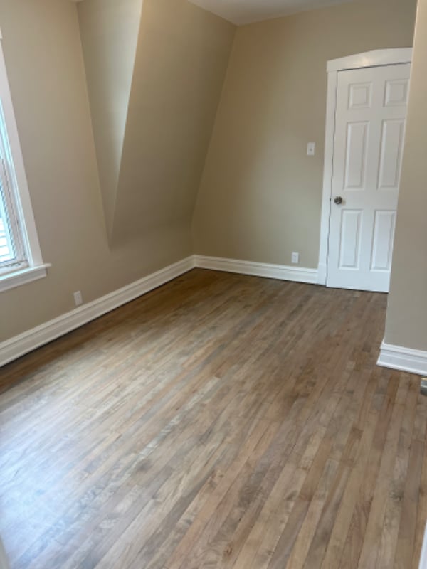 Foto del edificio - 5204 N Ludlam Ave