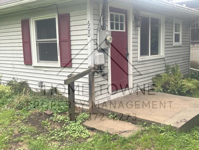 Building Photo - 600 W Hodge Ave