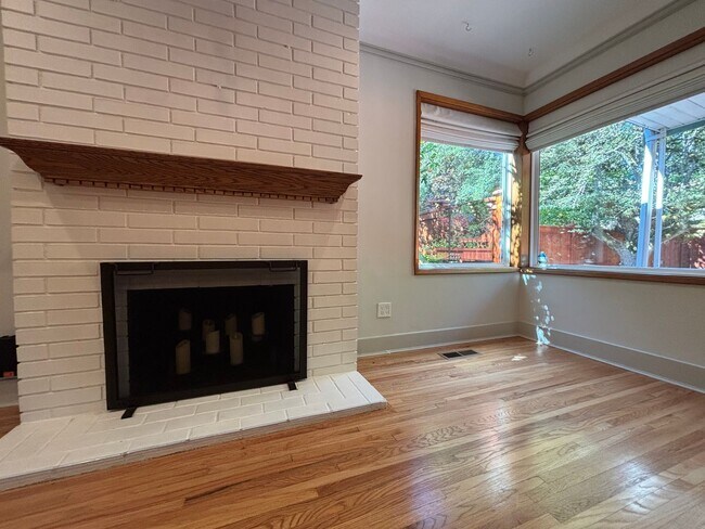 Foto del edificio - Charming 3-Bed West Seattle Home with Bonu...
