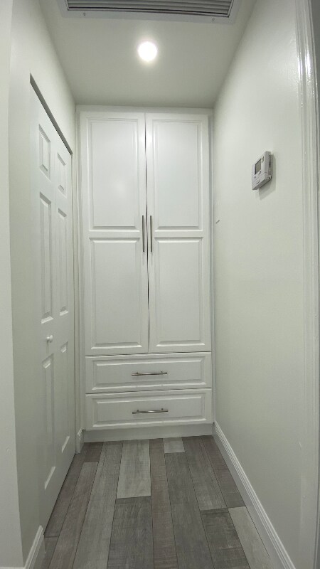 Building Photo - 519 S Rainbow Dr