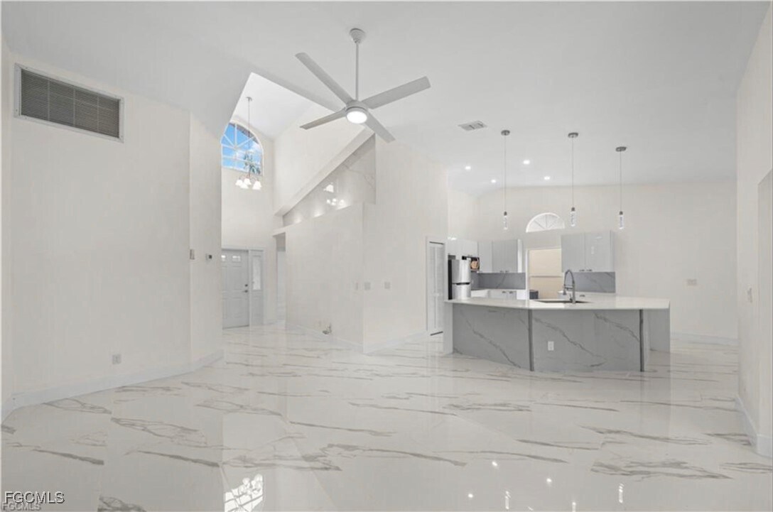 Foto del edificio - 3832 Sabal Springs Blvd