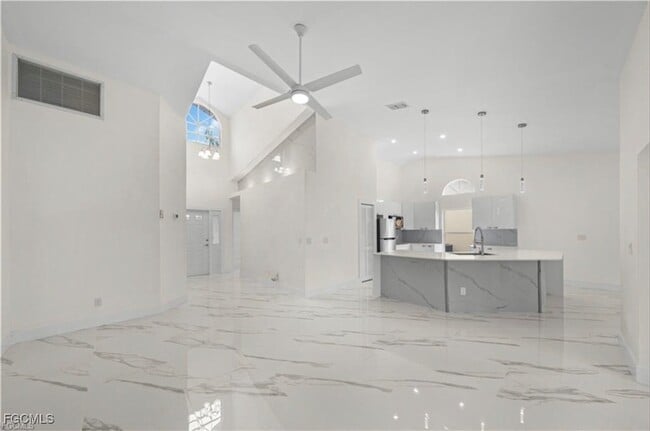 Building Photo - 3832 Sabal Springs Blvd