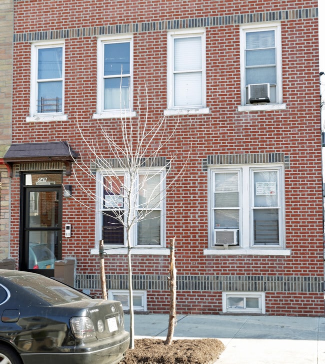 Building Photo - 849 E 228th