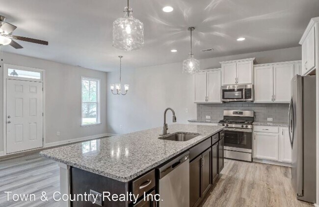 Foto del edificio - 3 br, 2.5 bath House - 1057 N. Main Street