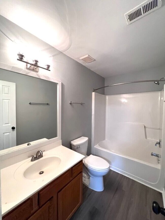 Foto del edificio - 1950 Trailwood Heights Ln