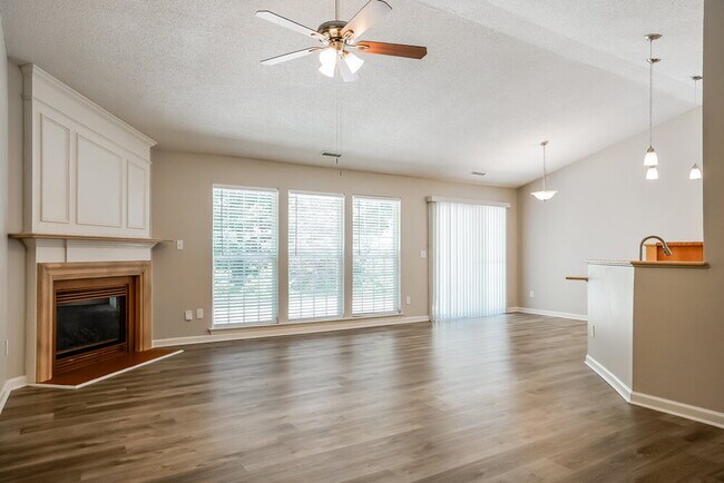 Foto del edificio - 204 Yellow Jasmine Path