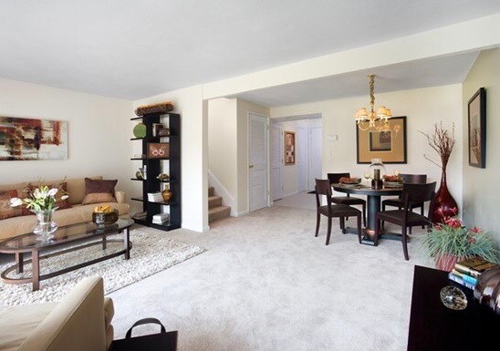 Primary Photo - 807 Norwest Dr