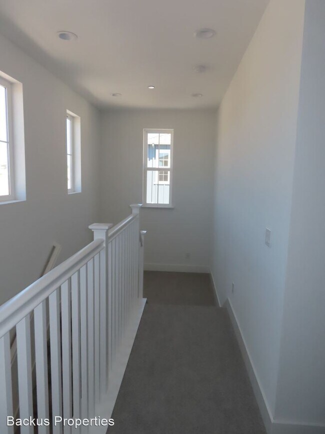 Building Photo - 3 br, 2.5 bath House - 2774 4th Ave.