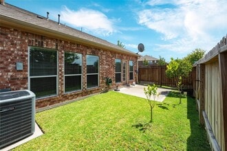 Building Photo - 11003 Paterno Dr