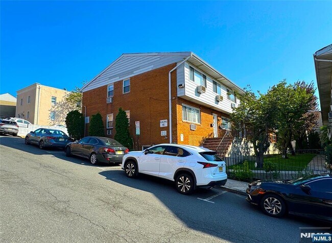 Building Photo - 1460 68th St