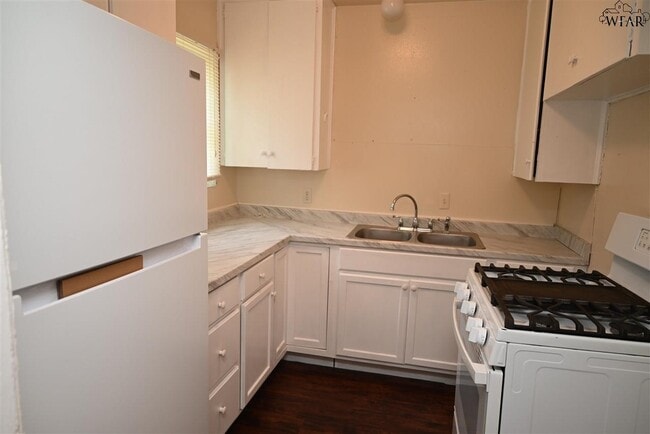 Building Photo - 4355 Boren Ave