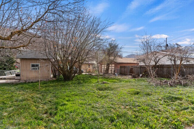 Foto del edificio - 678 N 100 E