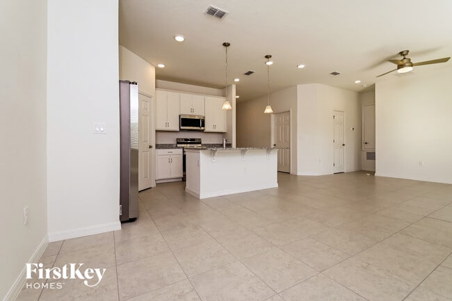 Building Photo - 315 Corbel Ln