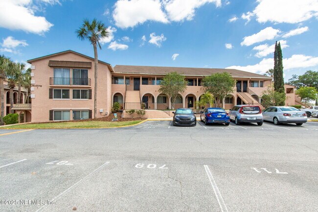 Foto del edificio - 5375 Ortega Farms Blvd