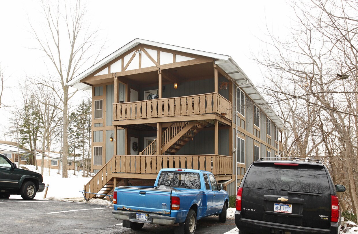 2210 Dexter Apartments in Ann Arbor, MI