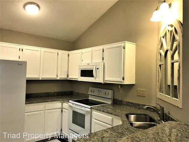 Building Photo - 2 br, 2 bath House - 3909 King Edward Ct.