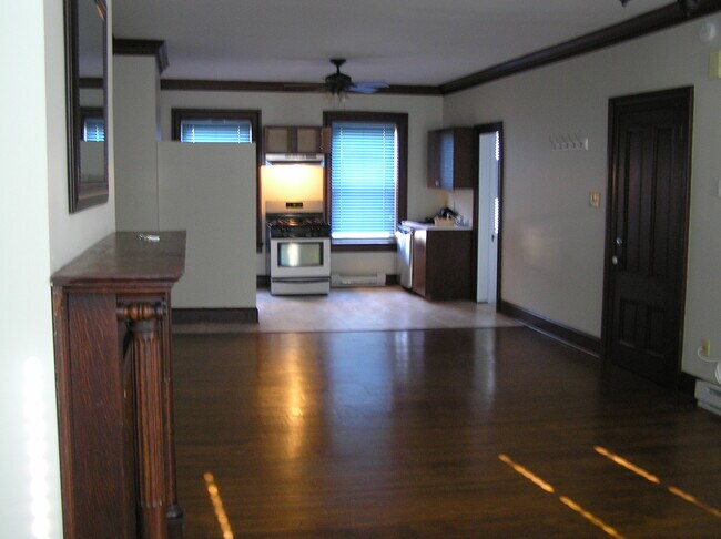 Building Photo - 20 N Carey St