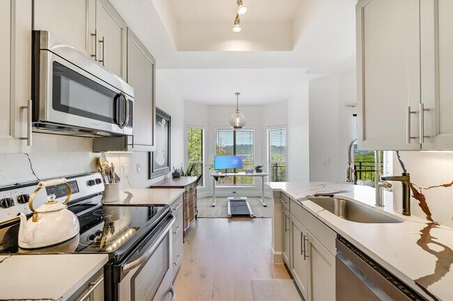 Foto del edificio - 6000 Shepherd Mountain Cove