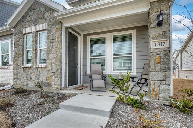 Foto del edificio - 1317 Creekbank Dr