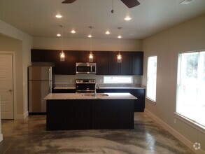 Building Photo - 2716-2718 Wildwood Dr