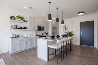 Building Photo - The Earl Apartments