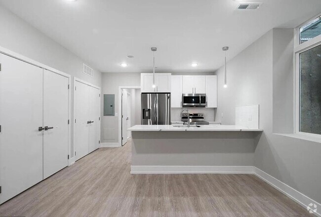 Building Photo - 649 N 35th St