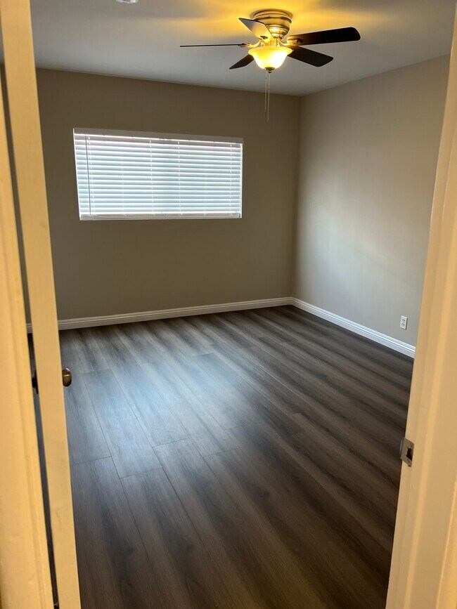 Bedroom 1/1 - 11230 Oxnard St