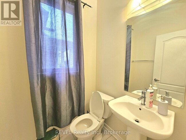 Photo du bâtiment - 16 Concord Dr