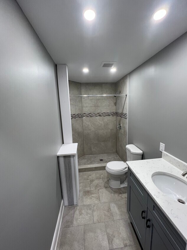 Bathroom - 3240 W Polk St