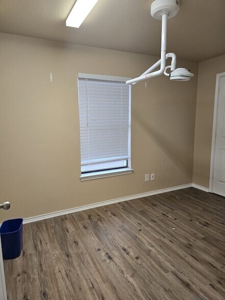 Building Photo - 654 St Louis Ave